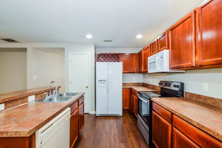 Building Photo - 1176 Stoneham Dr