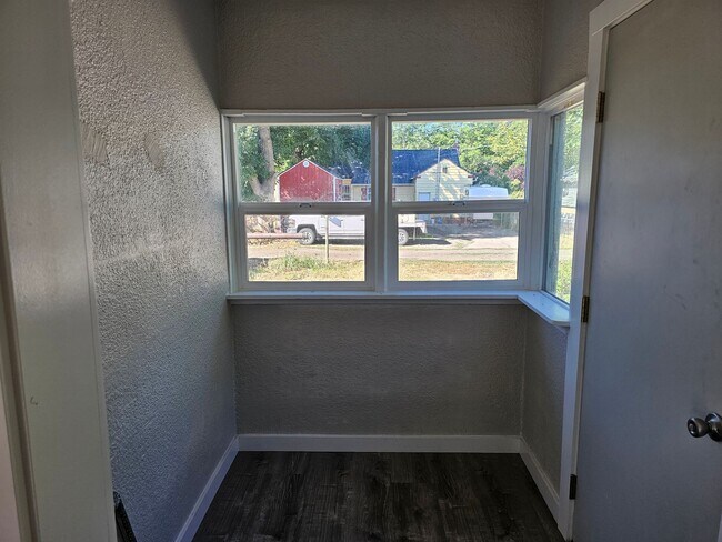 Building Photo - 2110 Adams Ave