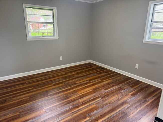 Building Photo - 3 Bedroom, 2 Bathroom Home located in Greeneville, TN