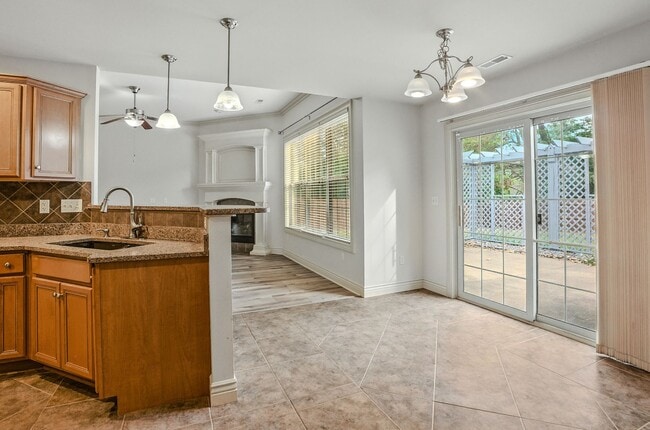 Building Photo - Marvelous 3 Bedroom House In Mill Creek Manor!