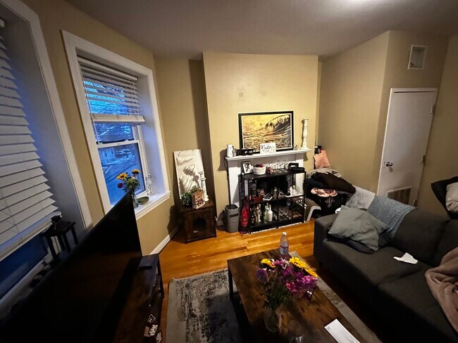 Building Photo - 17 Highgate St