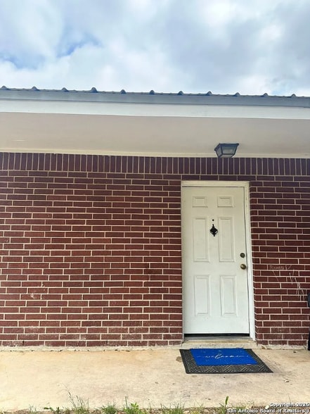 Building Photo - 1003 Commerce St