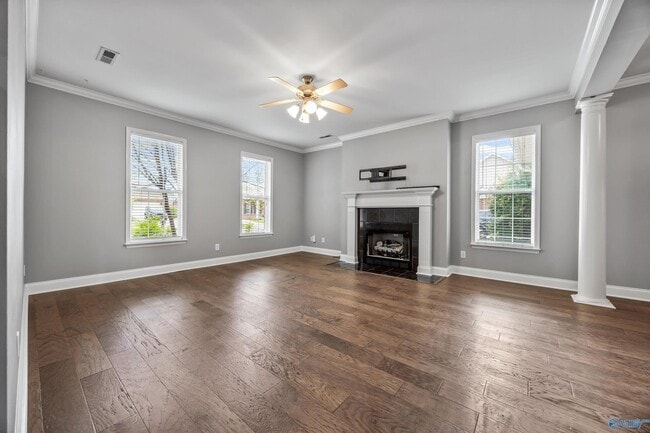 Building Photo - 5104 Frankford Dr SE