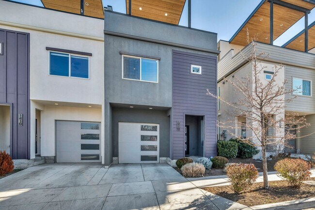 Building Photo - Mid-Town Modern Gem With EV Charger