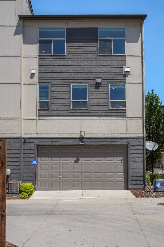 Building Photo - 9064 E 49th Pl