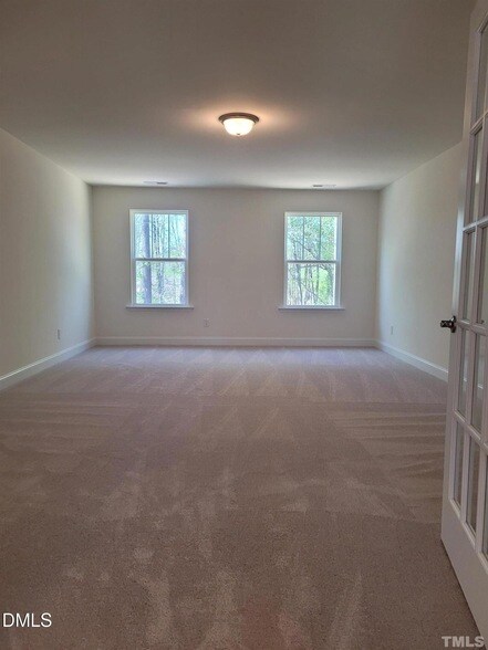 Building Photo - 100 Silent Brk Trl