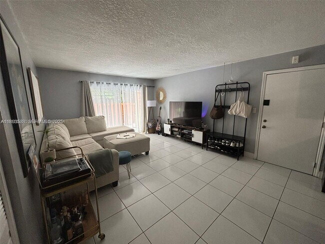 Building Photo - 7208 Fairway Dr