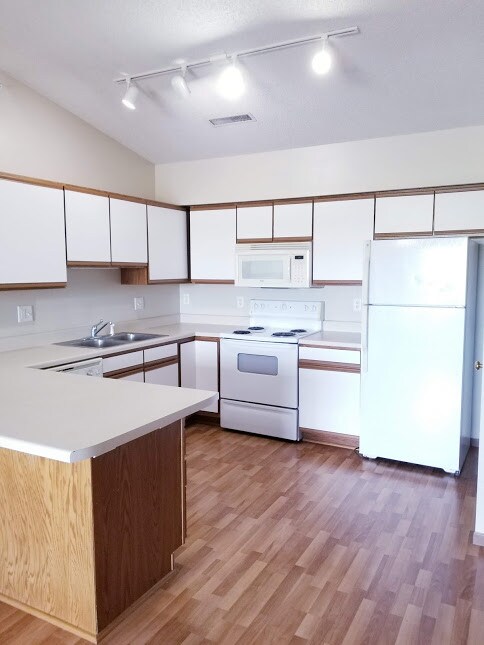 Building Photo - 560 Penn Ct