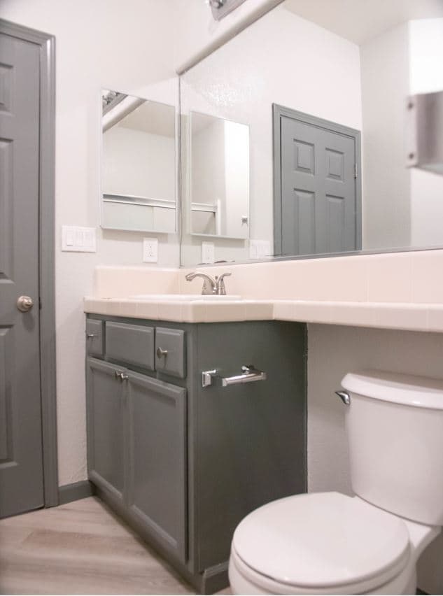 Building Photo - 633 Chandon Dr