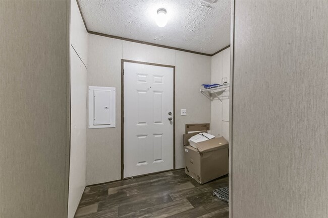 Building Photo - 1566 County Rd 610