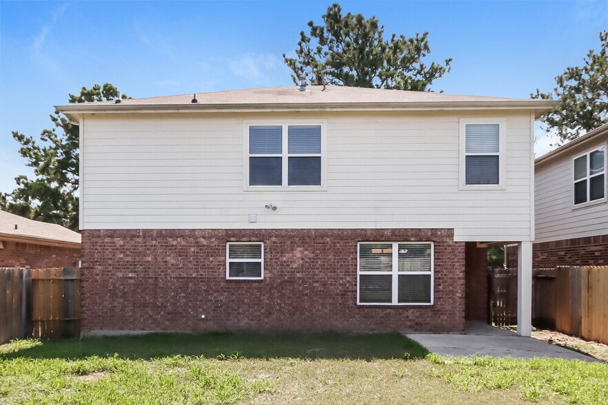 Building Photo - 19119 Royal Isle Dr