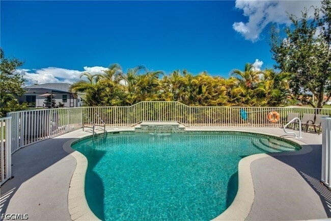 Building Photo - 5308 Chiquita Blvd S
