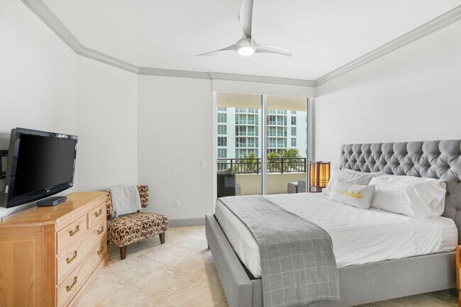 Building Photo - 3800 N Ocean Dr