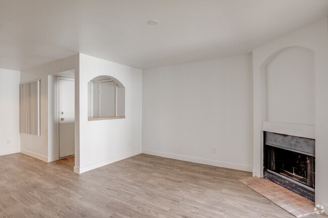 1BR, 1BA - 749 SF - BC Mesa