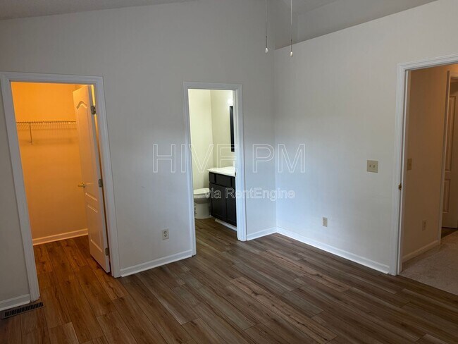 Building Photo - 826 Rossford Run