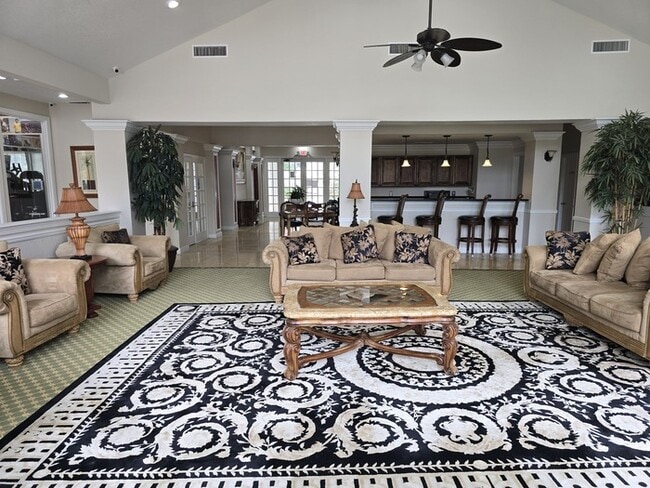 Building Photo - 1 Bed 1 Bath Third floor condo in Nice Community for Rent in Orlando $1349