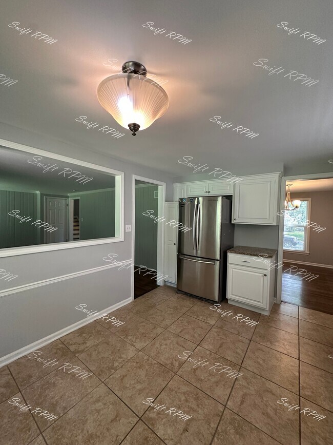 Building Photo - 9805 Carter Dr