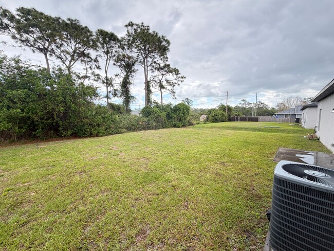 Building Photo - Available now!! Adorable 3 Bedroom / 2 Bathroom Home in Palm Bay!!