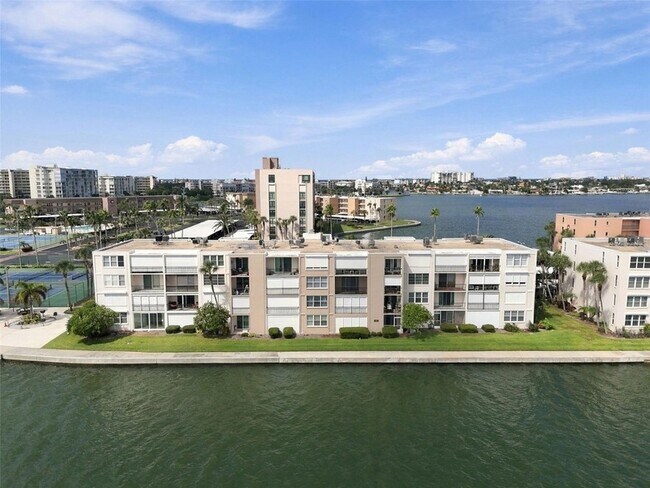 Building Photo - 7625 Sun Island Dr S