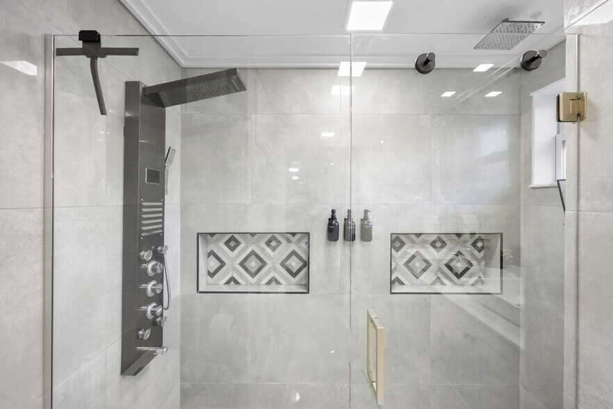 Building Photo - 10356 57th Way N