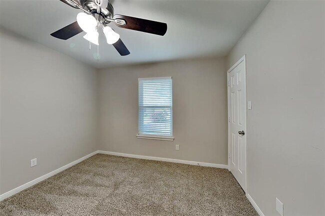 Building Photo - 20403 Timber Trail Way