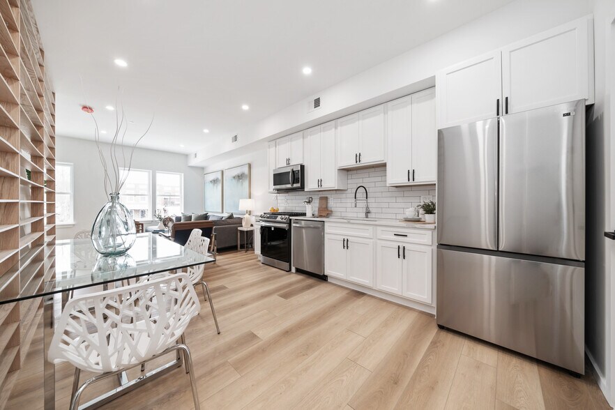 Kitchen - 750 19th St NE