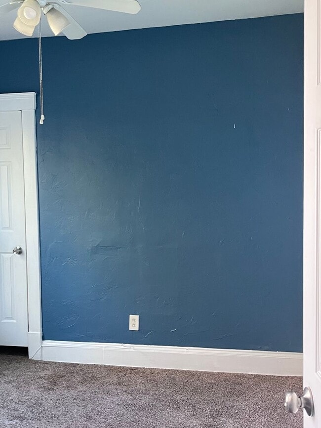 Building Photo - 728 E 93rd St