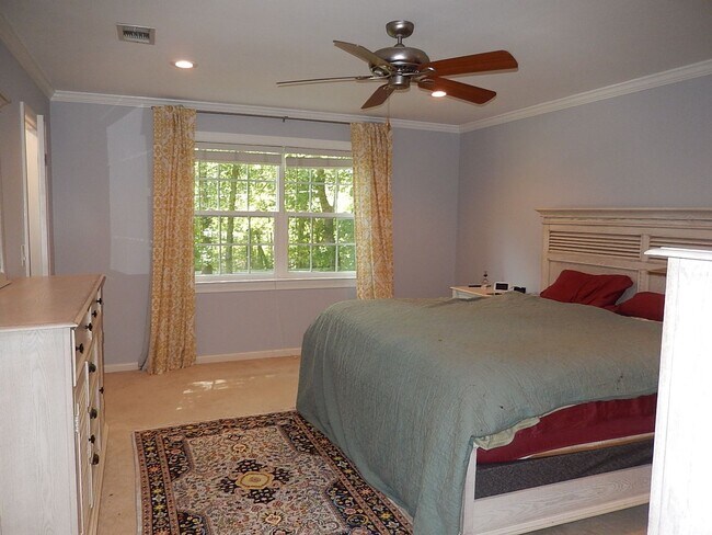 Building Photo - GORGEOUS NE 4/2.5 on 1 Acre w/ Fenced Yard, Garage, Washer/Dryer, Spa Tub, Stainless Appliances, ...