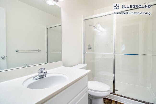 Building Photo - 1824 Oak Creek Dr