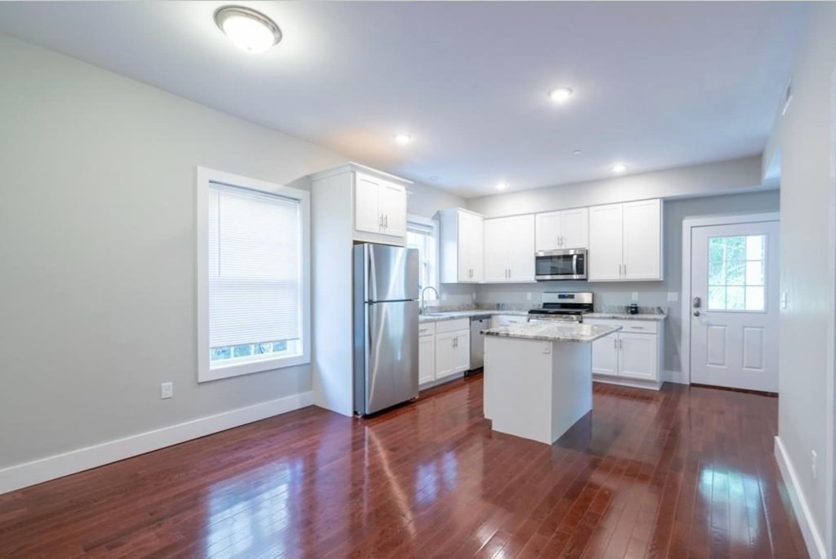 Building Photo - 33 Covington St