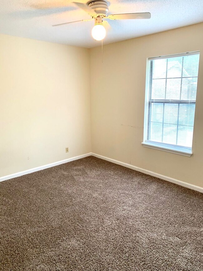 Building Photo - 231 Winters Ct