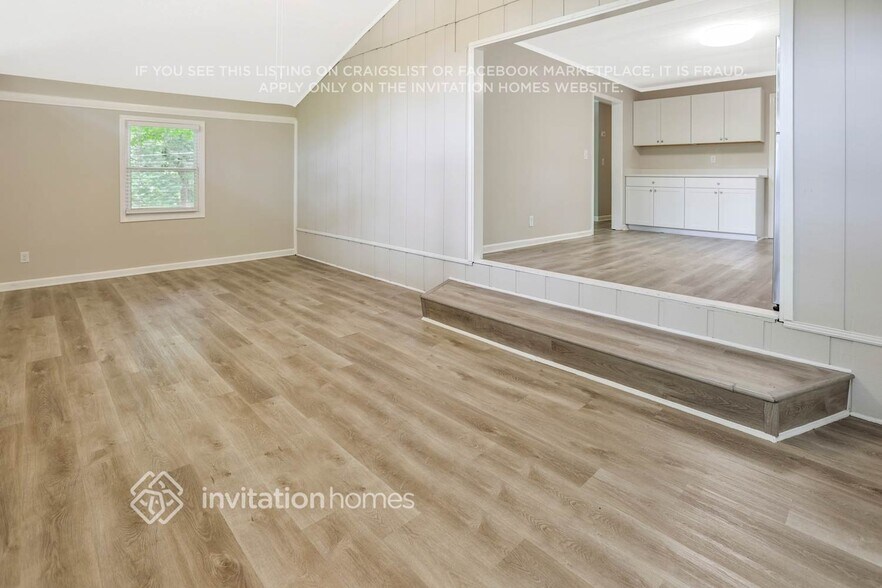 Building Photo - 3035 Kingston Ct