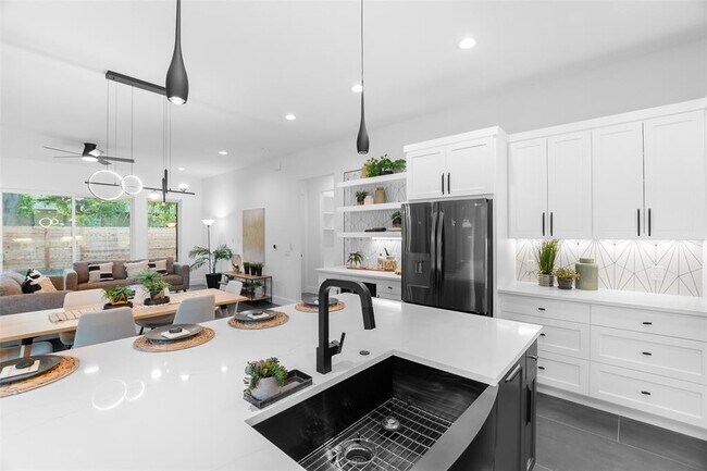 Building Photo - 6304 Middleham Pl