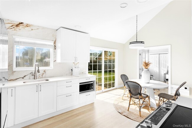 Building Photo - 30 River Rd