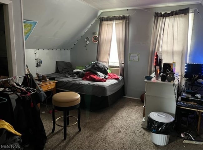 Building Photo - 1337 E 68th St