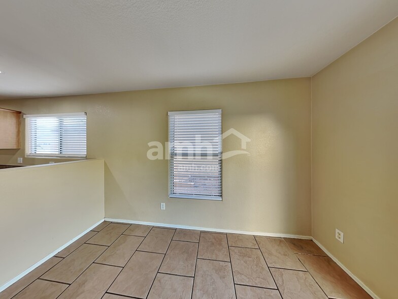 Building Photo - 6241 S Sun View Way