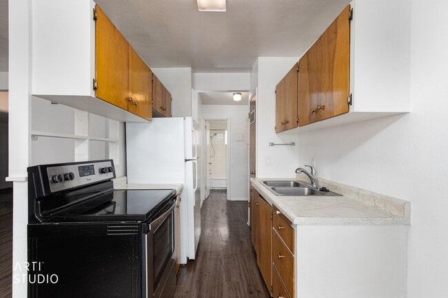Building Photo - 2 Bedroom, 1 Bathroom South Jordan Duplex