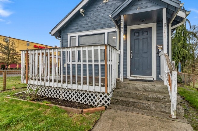 Building Photo - Cute 1 bedroom close to everything in Everett