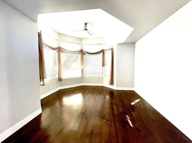 Building Photo - 5302 Doble Aguila Way