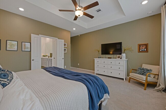Building Photo - 18323 Tiger Flowers Dr