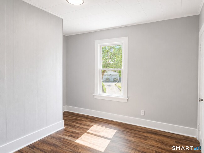 Building Photo - 893 Highland Ave