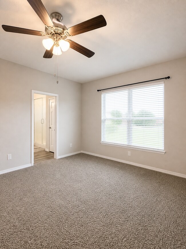 Building Photo - "Charming 3-Bedroom Retreat on Toledo Bend Drive – Spacious 1533 Sq Ft with 2 Full Baths in Colle...