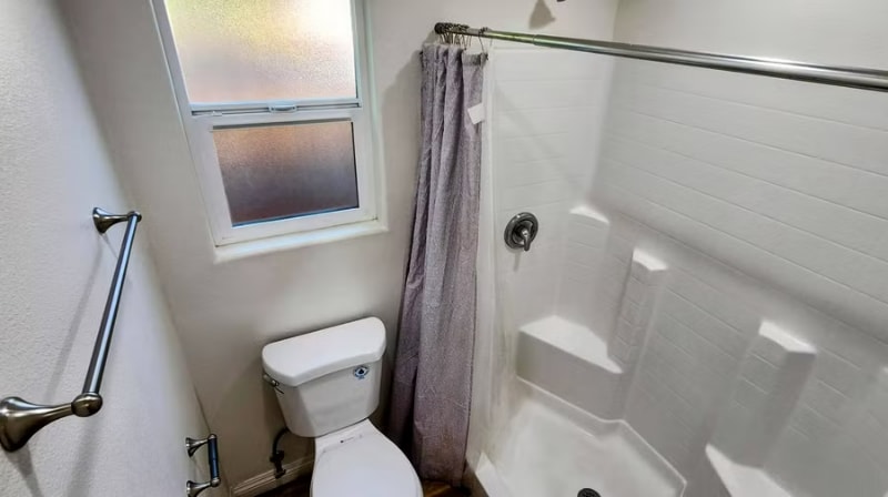 Building Photo - 156 E Marshall Blvd