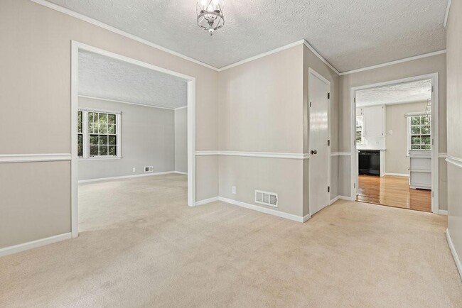 Building Photo - 1524 Brompton Ct