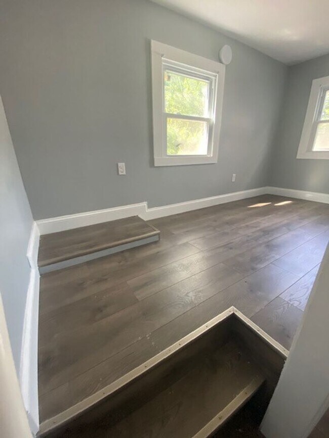 Building Photo - 53 Orlando St