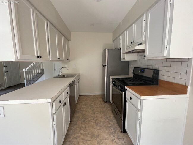 Building Photo - 66 Homestead Village Dr