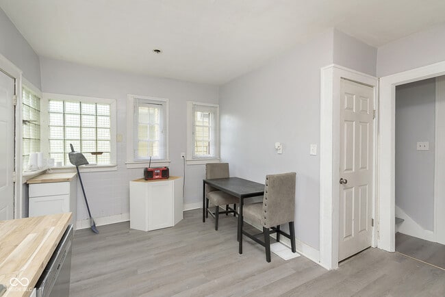 Building Photo - 4237 Graceland Ave