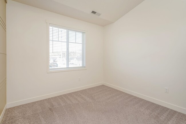 Building Photo - Spacious 4 Bed, 2.5 Bath Home with Central Air & 2-Car Garage! - Available NOW!