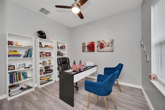 Building Photo - Poinciana Home