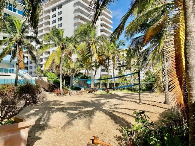 Building Photo - 9172 Collins Ave